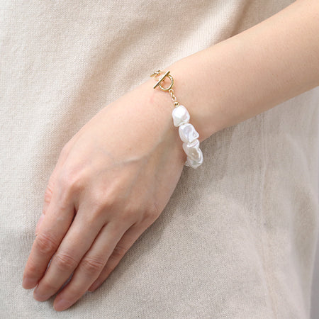 Resin Pearl Baroque Beans 3 White AB