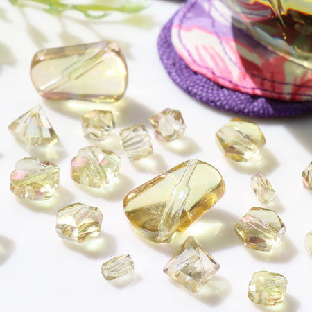 ガラスカットビーズ 4弁花 Lt.トパーズ【アウトレット】