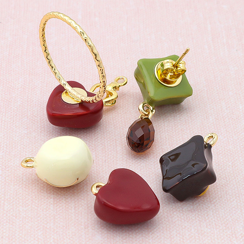 チャーム ボンボンショコラ スクエア ブラウン/G