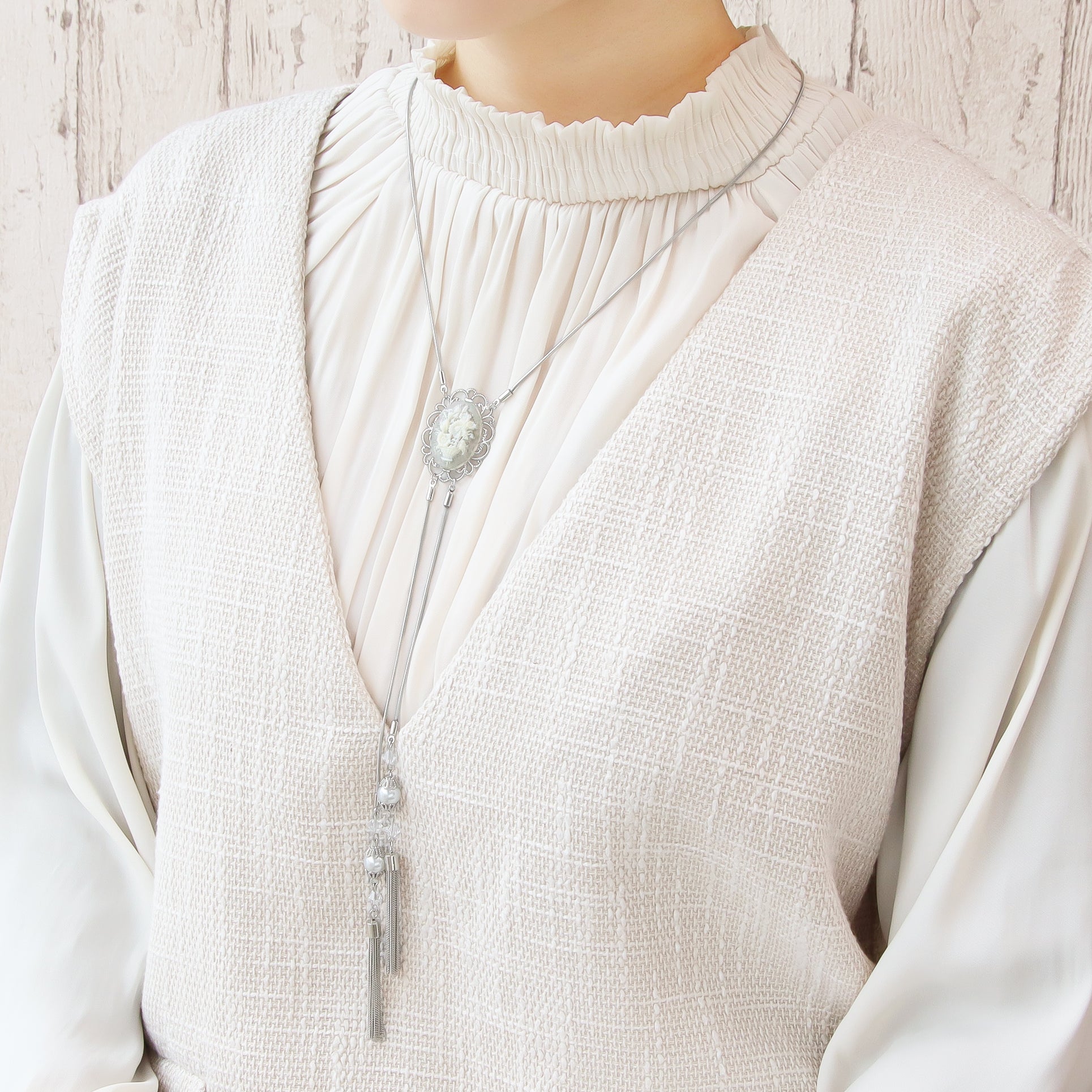 ドイツ製カメオ フラワーベース クリスタルマット/アイボリー