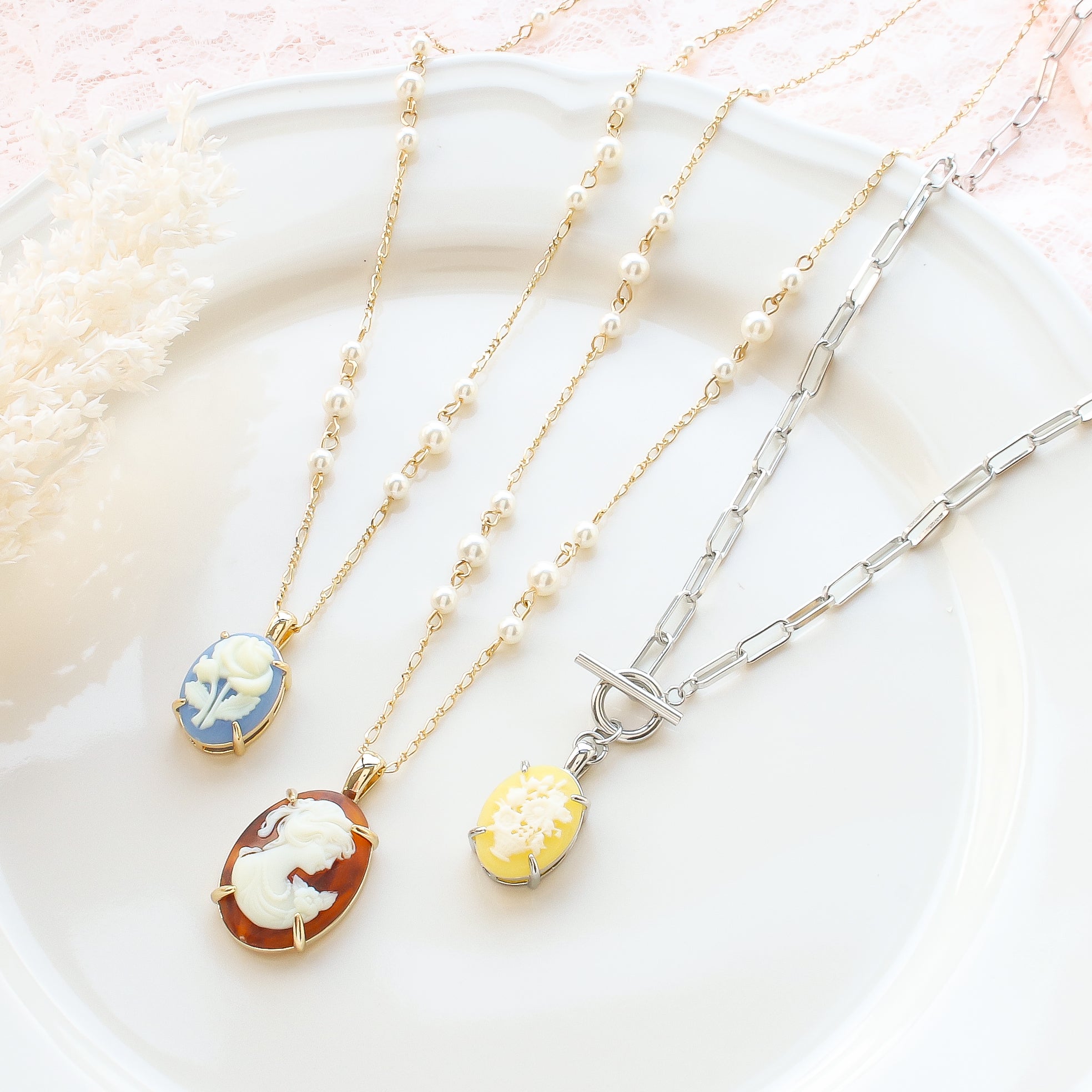 ドイツ製カメオ フラワーベース ローズマット/アイボリー