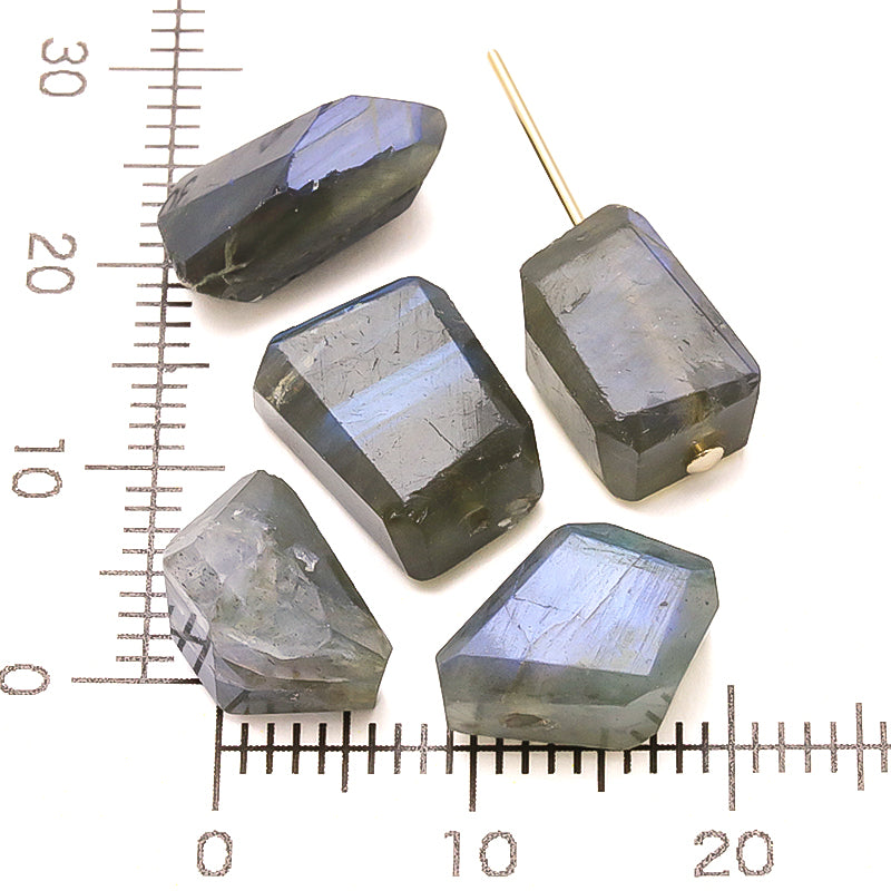 Natural stone tumble cut labradorite (natural)