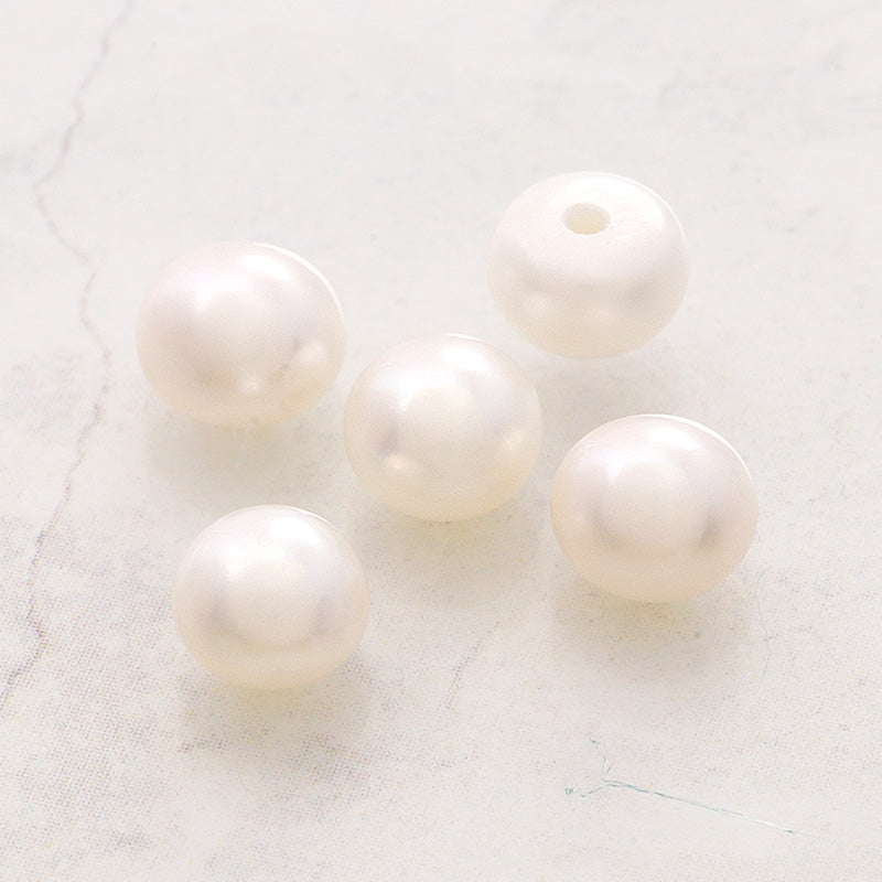 Freshwater pearl button single hole white
