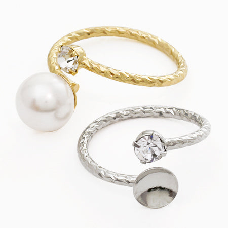 Fork ring stand with bowl on one side, gold