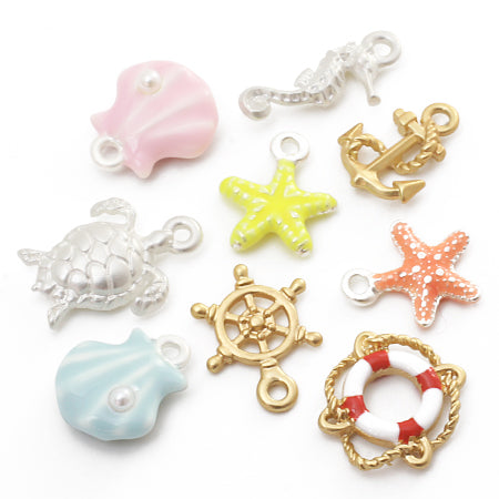 Charm Marine Pearl Shell Matte Gold