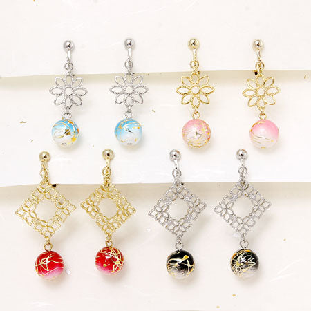 Arabesque beads gold line red