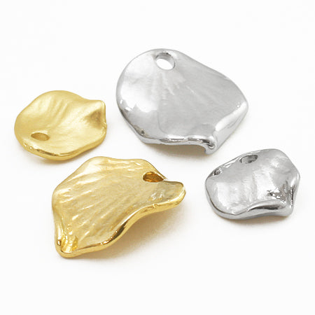 Charm botanical petals matte gold