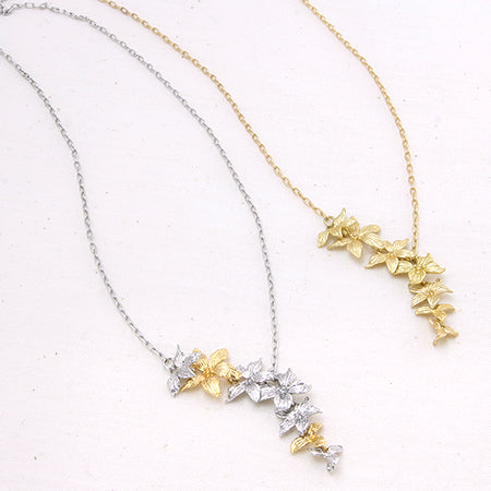Charm Botanical 3 petals rhodium color