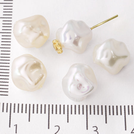 Resin pearl baroque beans 1 cream