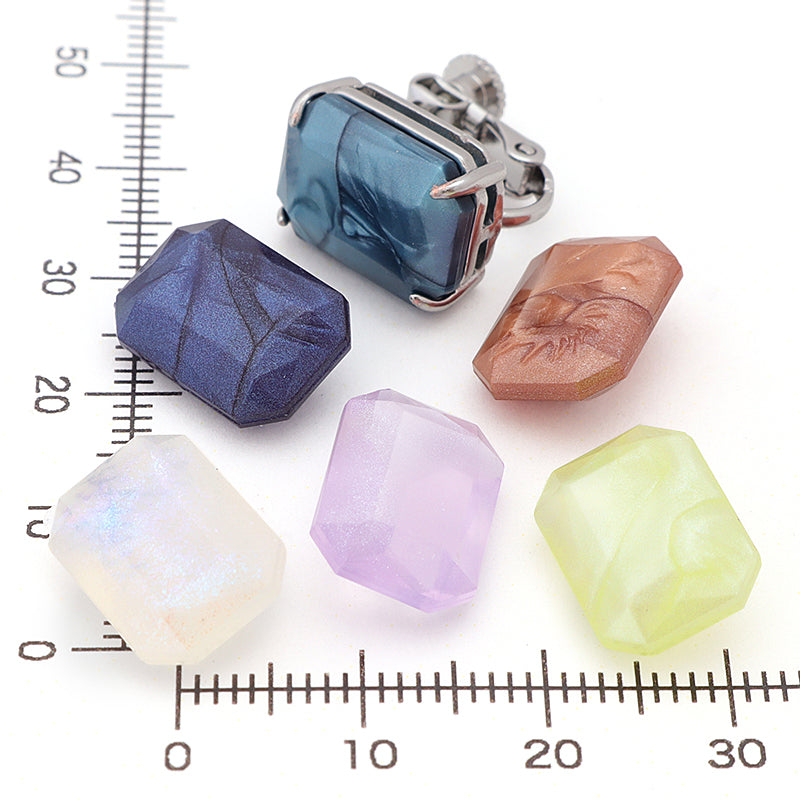 Acrylic German octagong, an unanged glitterra.