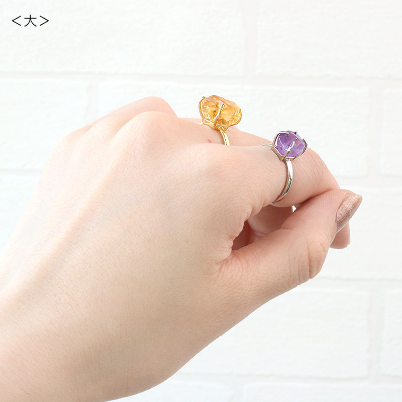 Ring stand hugging rhodium color