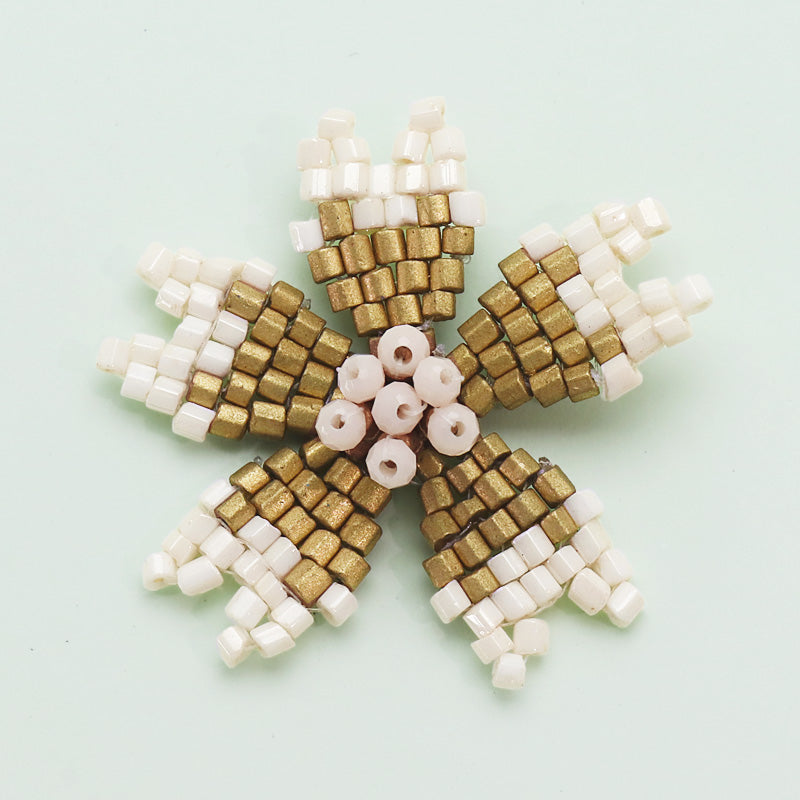 スペインパーツ ビーズ5弁花 ホワイト