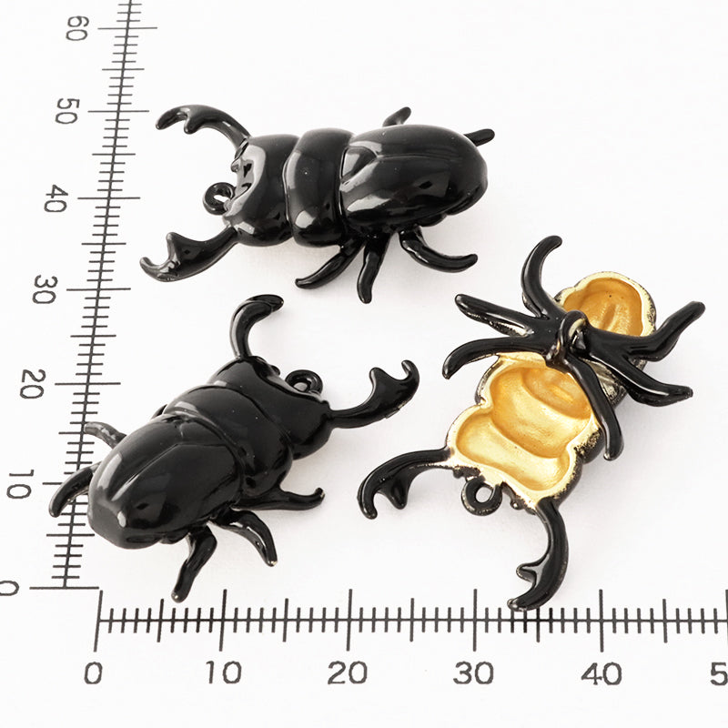 スペインチャーム クワガタ 裏1カン付 ブラック