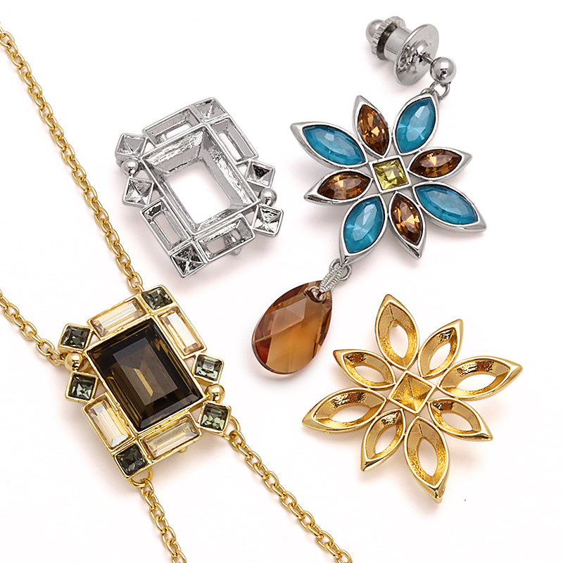 石座チャーム1 ゴールド