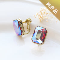 【完成品】貴和クリスタルと#2602石座ビーズのイヤリング ゴールド