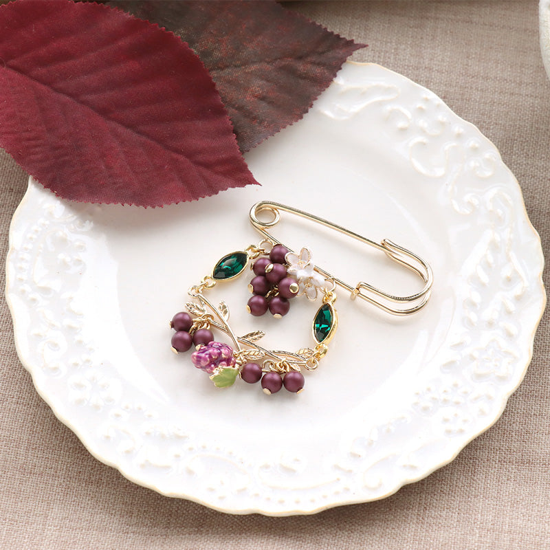 Recipe No.KR0852 Broach of grapes and Ginmokusei