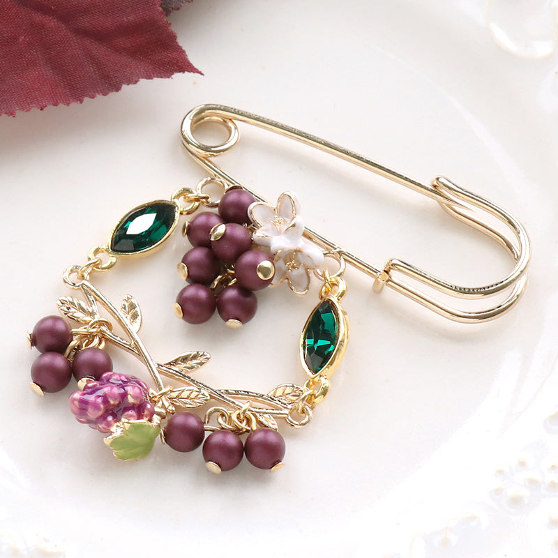 Recipe No.KR0852 Broach of grapes and Ginmokusei