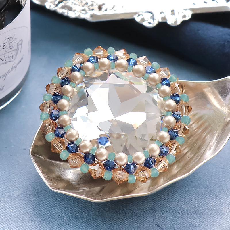 レシピNo.KR1216 貴和クリスタル#4487のフレーミングブローチ