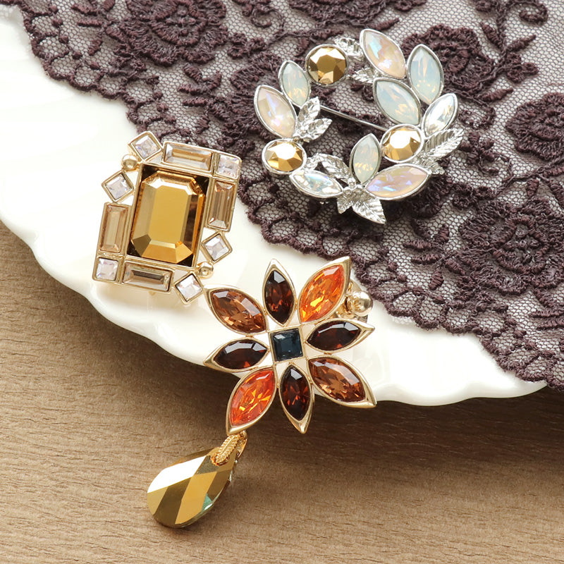 Recipe No.KR1283Kiwa crystals3 types of noble brooches