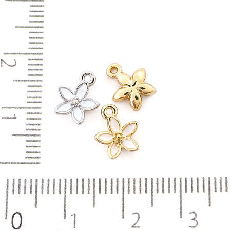 チャーム レモンの花 ホワイト/G