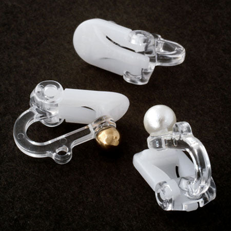 Resin ear clip made in Japan with 5mm pearl ring Kiska/Clear