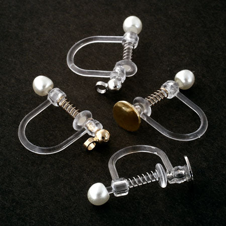 G / clear resin earring G