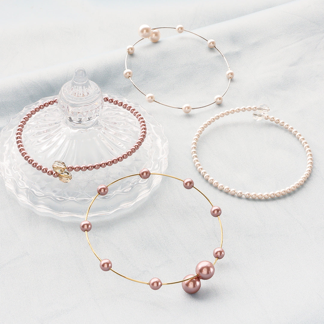 Material list No.ER0376Kiwa crystals2 types of pearl bracelets