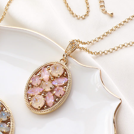 Recipe No.KR0277 Crystal Oval Flower Necklace