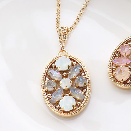 Recipe No.KR0277 Crystal Oval Flower Necklace