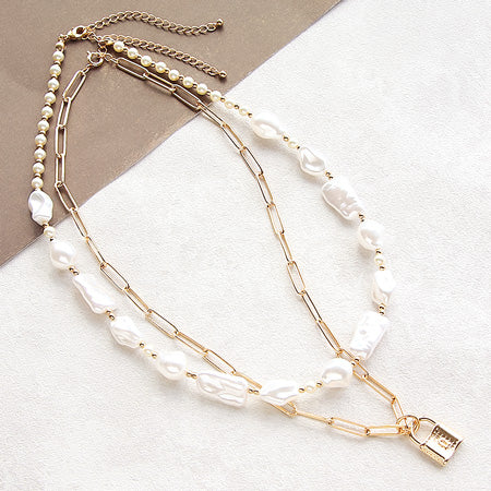 レシピNo.KR0383 パドロックチャームと樹脂パールバロックのレイヤードネックレス