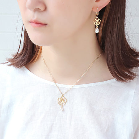 レシピNo.KR0584 スカシカメリアのネック&ピアス2種