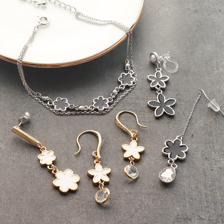 レシピNo.KR0824 フラワーチャームのモノトーンアクセサリー5種
