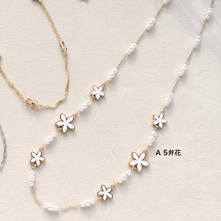 レシピNo.KR0825 フラワーチャームのモノトーンネックレス2種