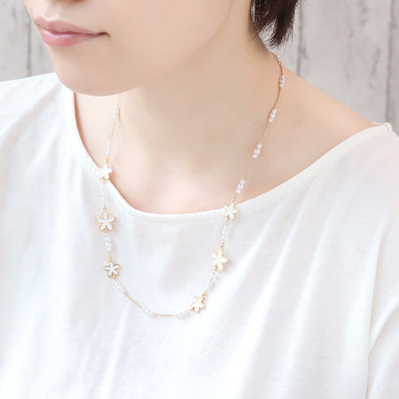 レシピNo.KR0825 フラワーチャームのモノトーンネックレス2種