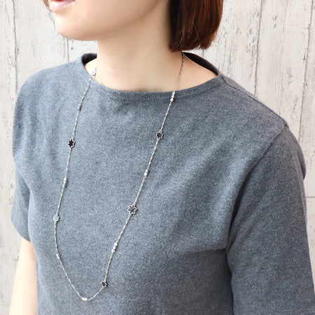 レシピNo.KR0825 フラワーチャームのモノトーンネックレス2種