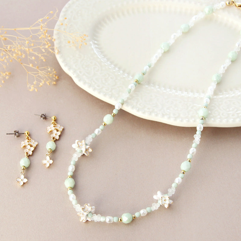 Recipe No.kr0869 Charm Ginmokusei and Czech Bead neck & earrings