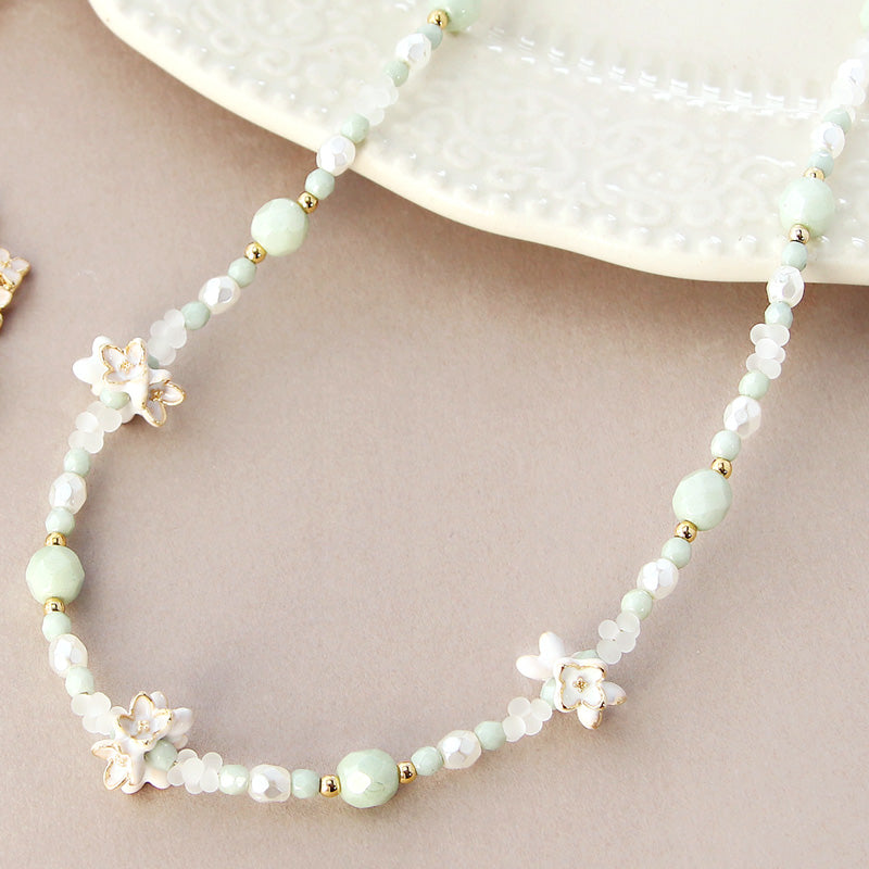 Recipe No.kr0869 Charm Ginmokusei and Czech Bead neck & earrings