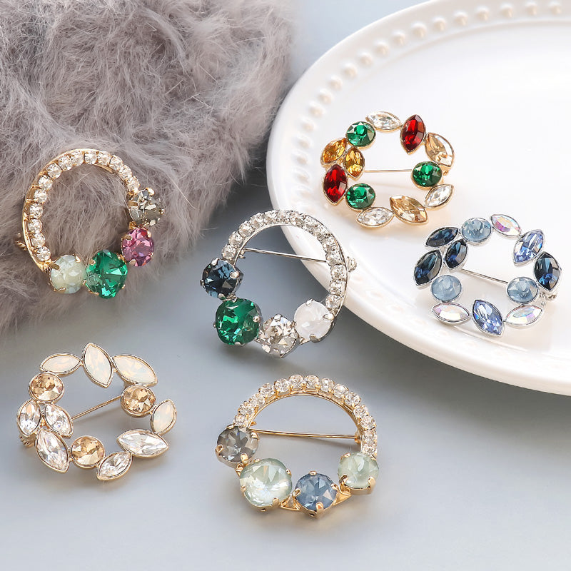 レシピNo.KR0887 貴和クリスタルのサークルビジューブローチ2種