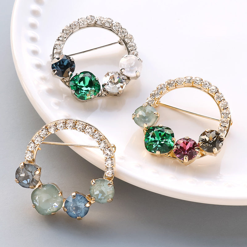 レシピNo.KR0887 貴和クリスタルのサークルビジューブローチ2種