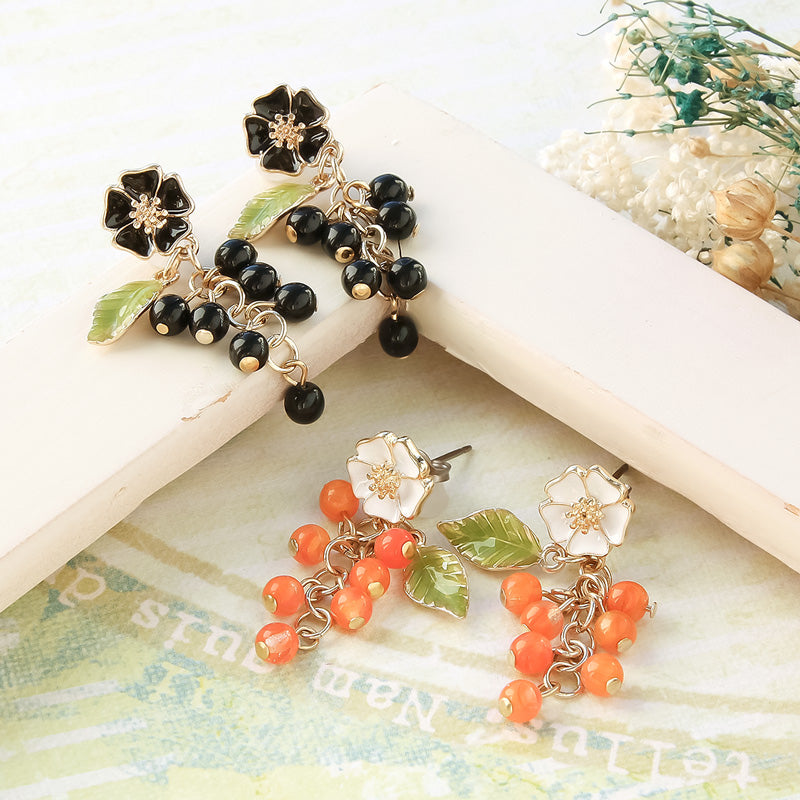 Recipe No.KR0935 Flower and berry earrings