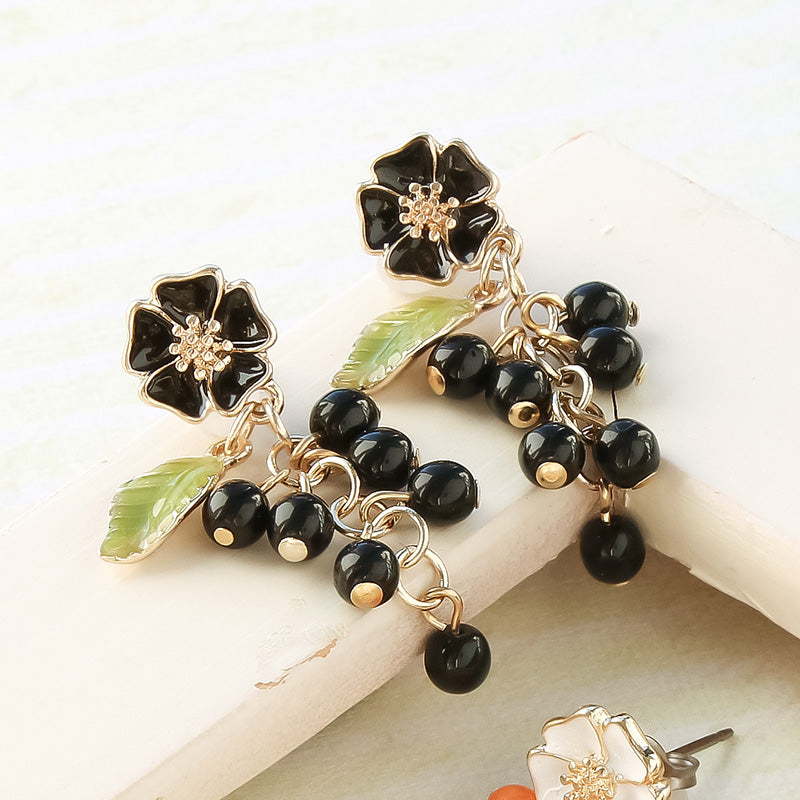 Recipe No.KR0935 Flower and berry earrings