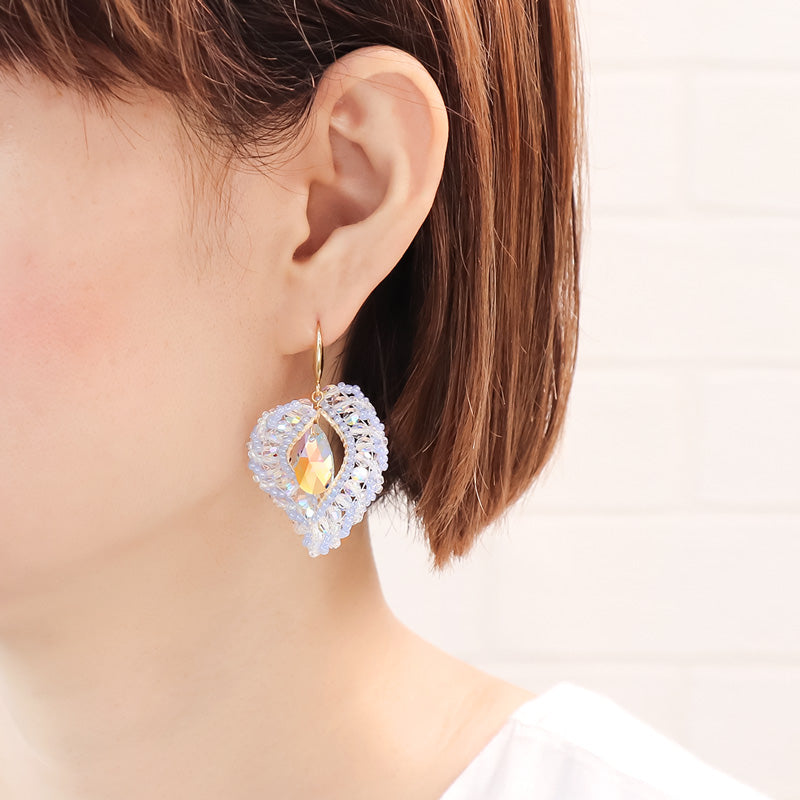 レシピNo.KR1016 貴和クリスタルとシードビーズのツイストステッチピアス