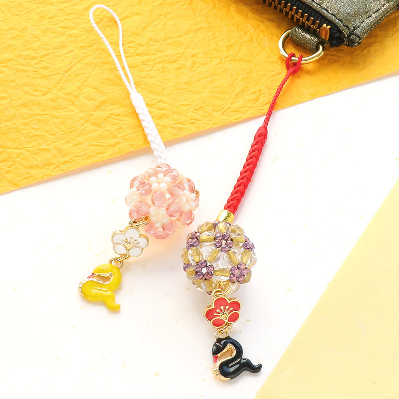 レシピNo.KR1045 干支チャーム巳と花てまりの根付紐ストラップ