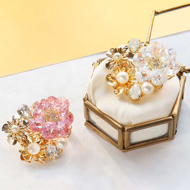 Recipe No. KR1168Kiwa crystalsFlora brooch