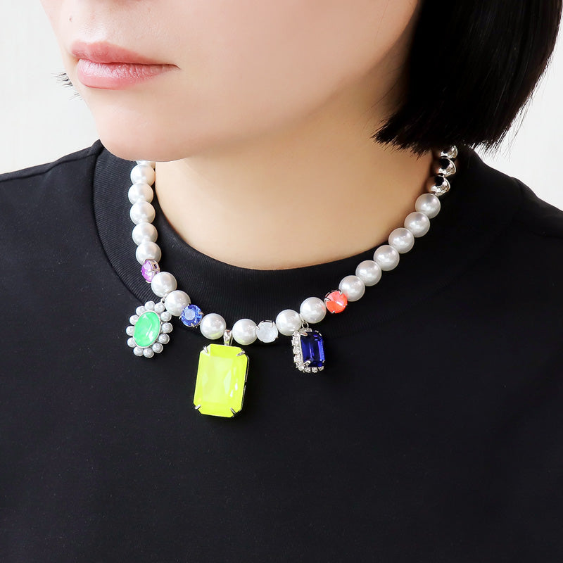 Recipe No. KR1195Kiwa crystals Electric colour big rectangle necklace