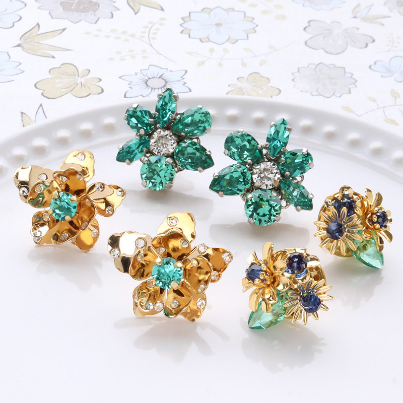 レシピNo.KR1352 貴和クリスタルのメタルフラワーピアス3種