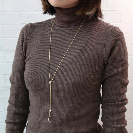 Chain necklace with Y-shaped mantel, rhodium color