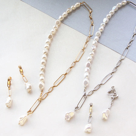 Resin Pearl Baroque Beans 3 White AB