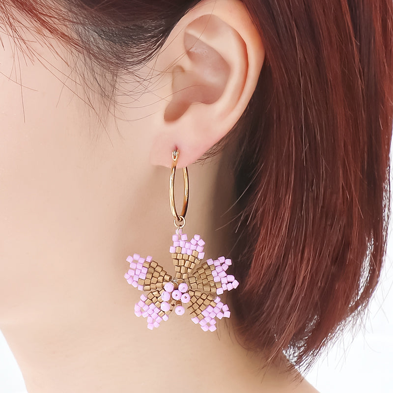 Spanish parts Beads 5-feature flowers, black