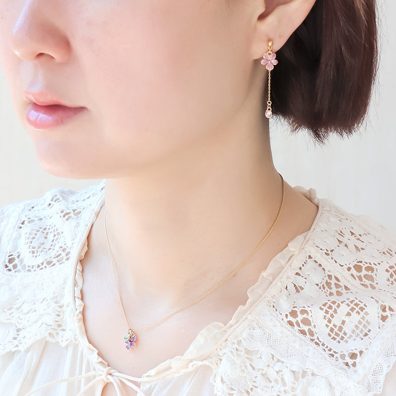 送料無料 いくらから すみれ チャーム パープル/G 貴和製作所オンラインストア – ピアス